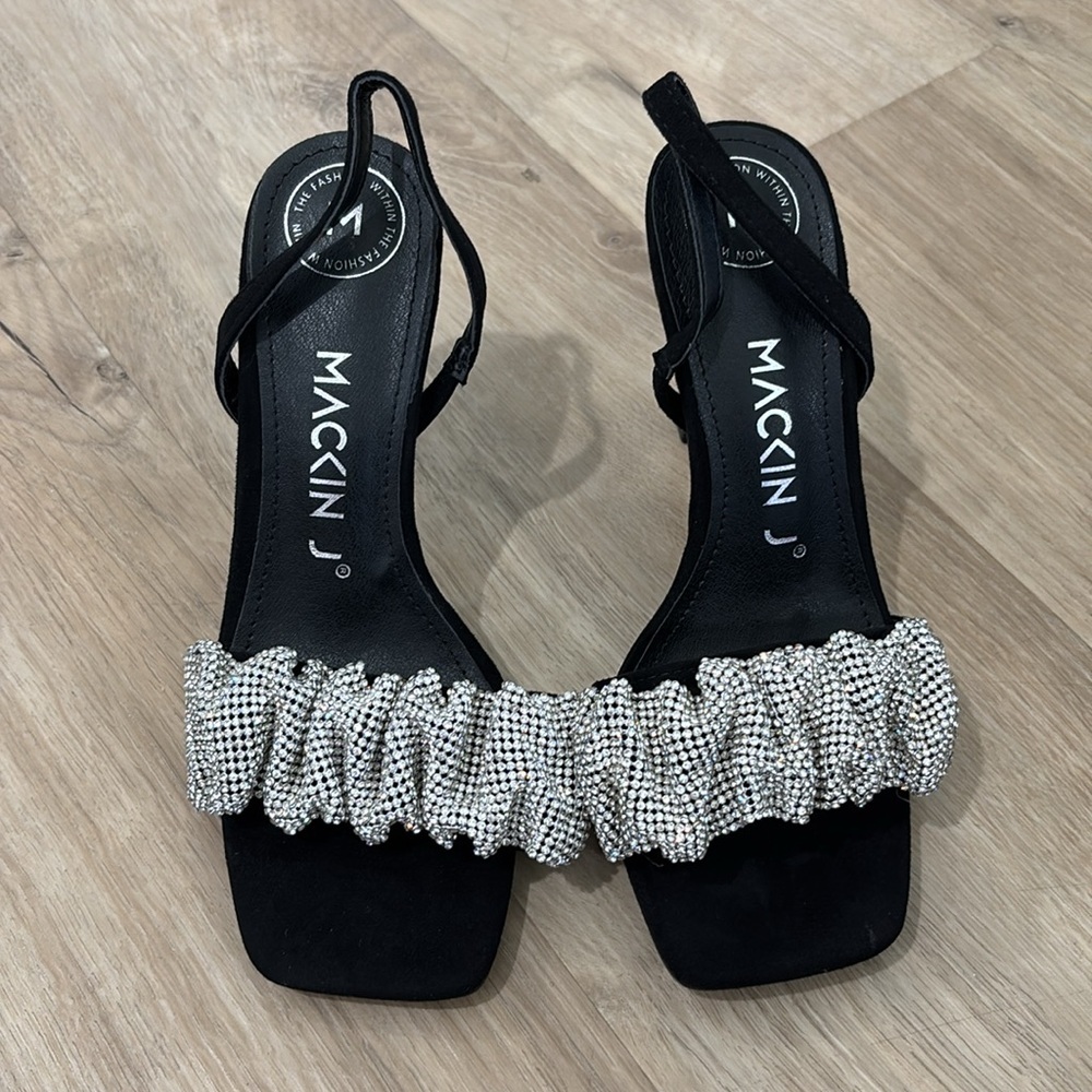 NEW Women’s Mackin J Rhinestone Sandals - Picture 2 of 6